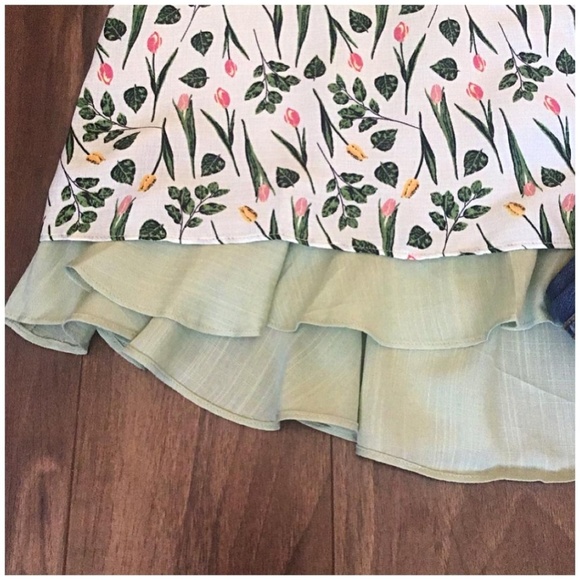 Esley Nordstrom Vintage Sage Floral Swing Top - Picture 7 of 7